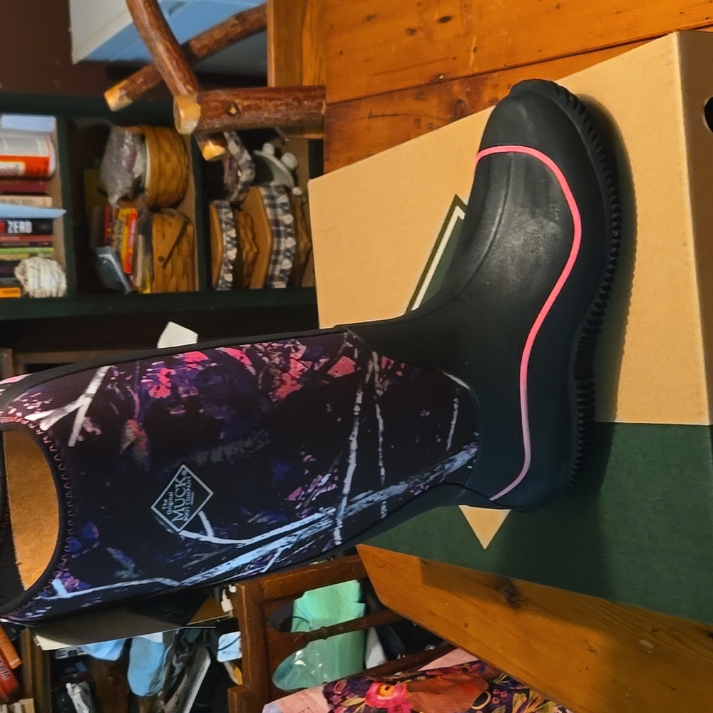 New in box the muck company women's hale  print sz 9 … black / muddy girl